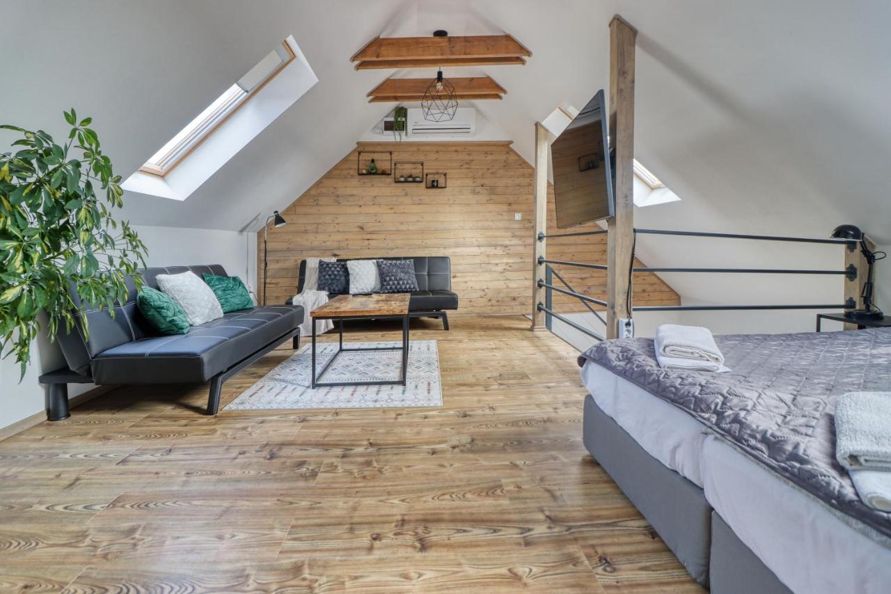 Zenloft Apartman Eger Exterior photo